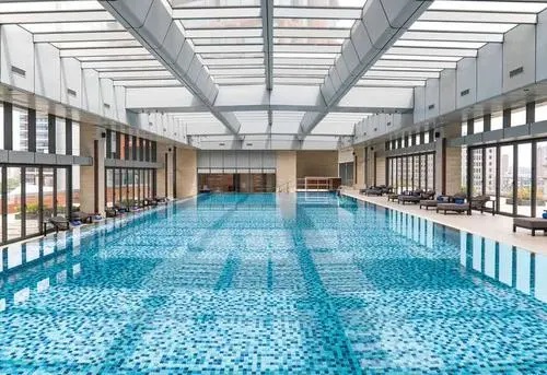 使用紫外线杀菌，池水清澈健康