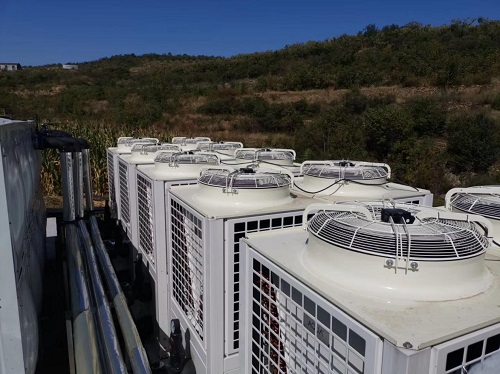 安装完毕的AQUA小猪视频免费下载高清空气源热泵